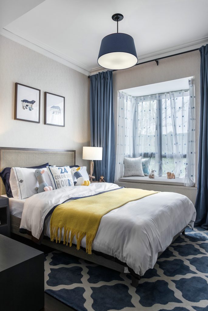 10 Genius Small Bedroom Ideas to Maximize Space